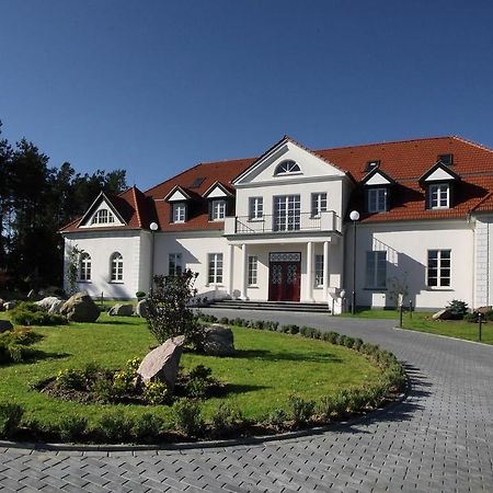 Palac I Folwark Nemino Sierakowice  المظهر الخارجي الصورة