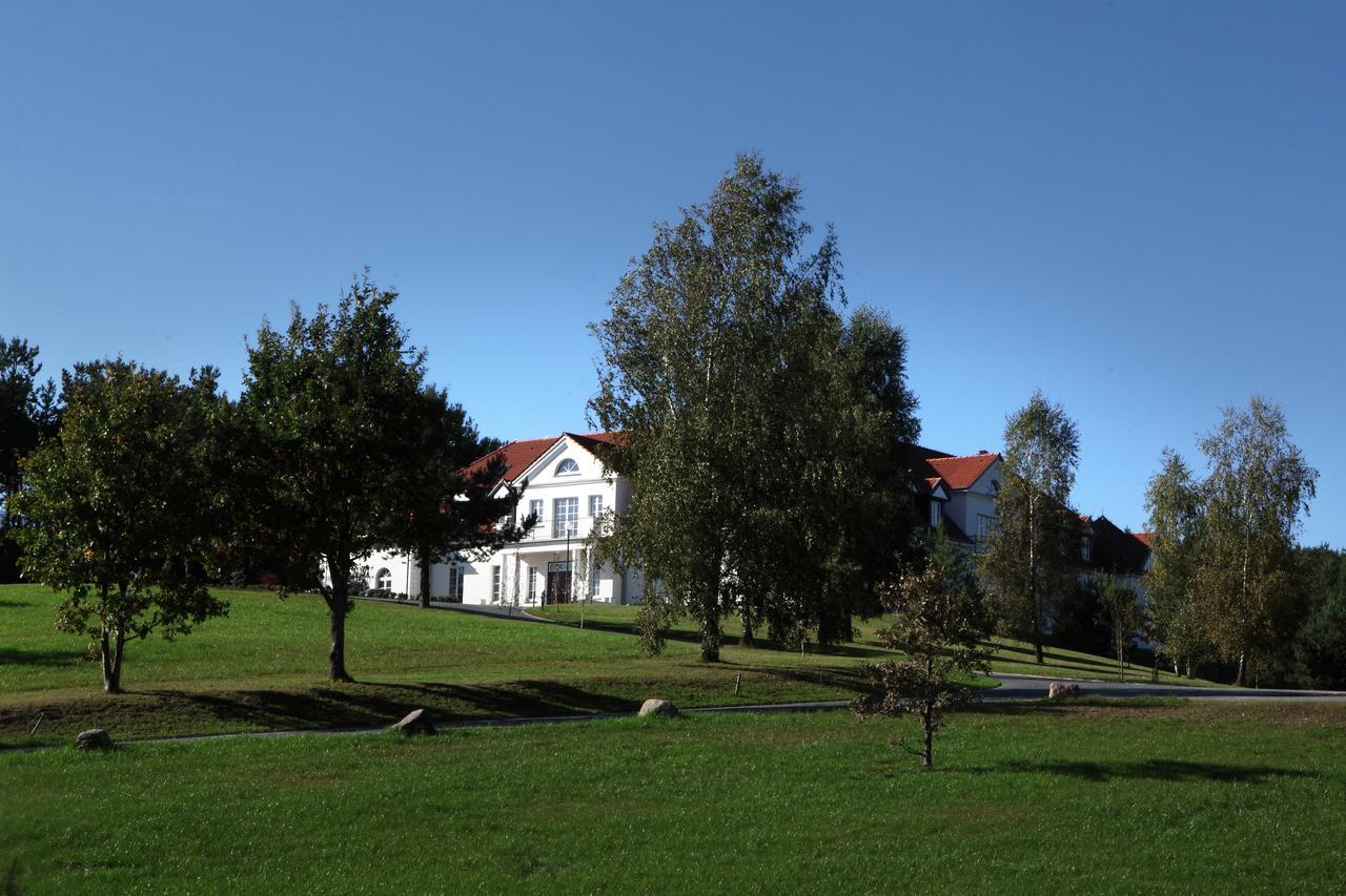 Palac I Folwark Nemino Sierakowice  المظهر الخارجي الصورة