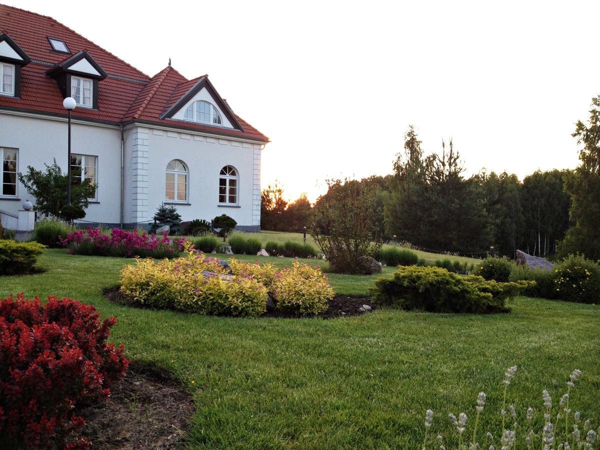 Palac I Folwark Nemino Sierakowice  المظهر الخارجي الصورة