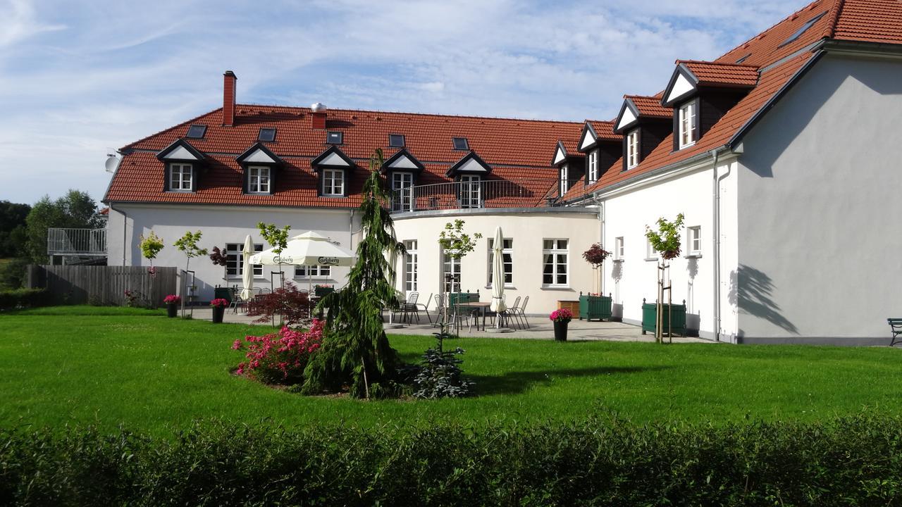 Palac I Folwark Nemino Sierakowice  المظهر الخارجي الصورة